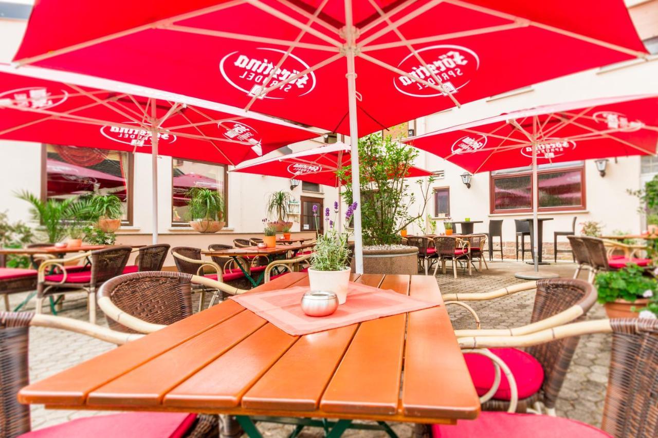 Hotel- Restaurant Zum Hirsch Großenlüder Eksteriør bilde